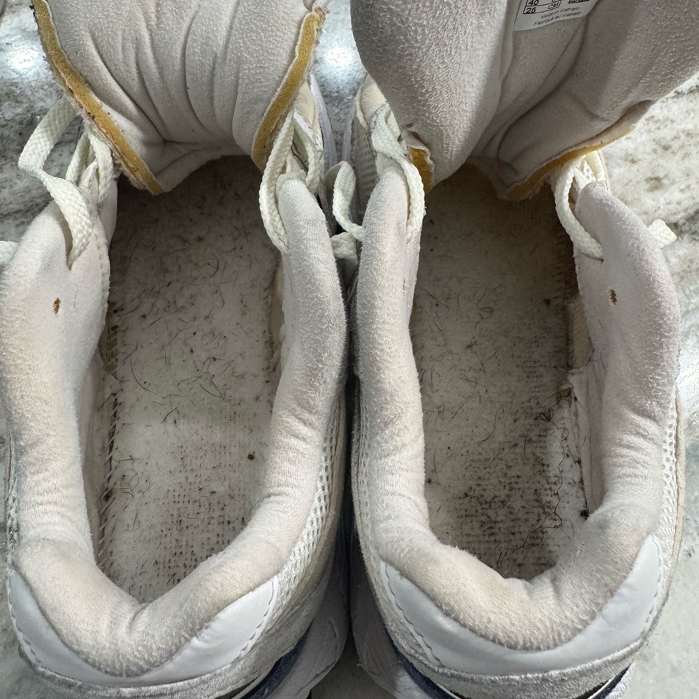 New Balance 2002R Sneakers - Light Gray - Picture 11 of 11